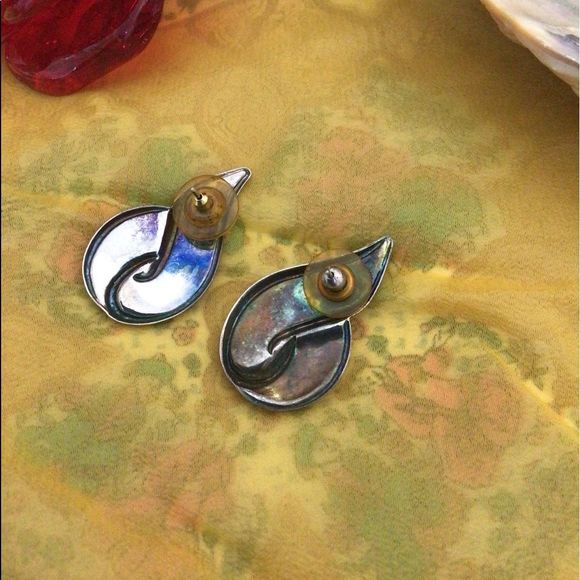 Vintage Navy & Cream Enamel Earrings Pierced Stud 1980’s - Picture 7 of 11